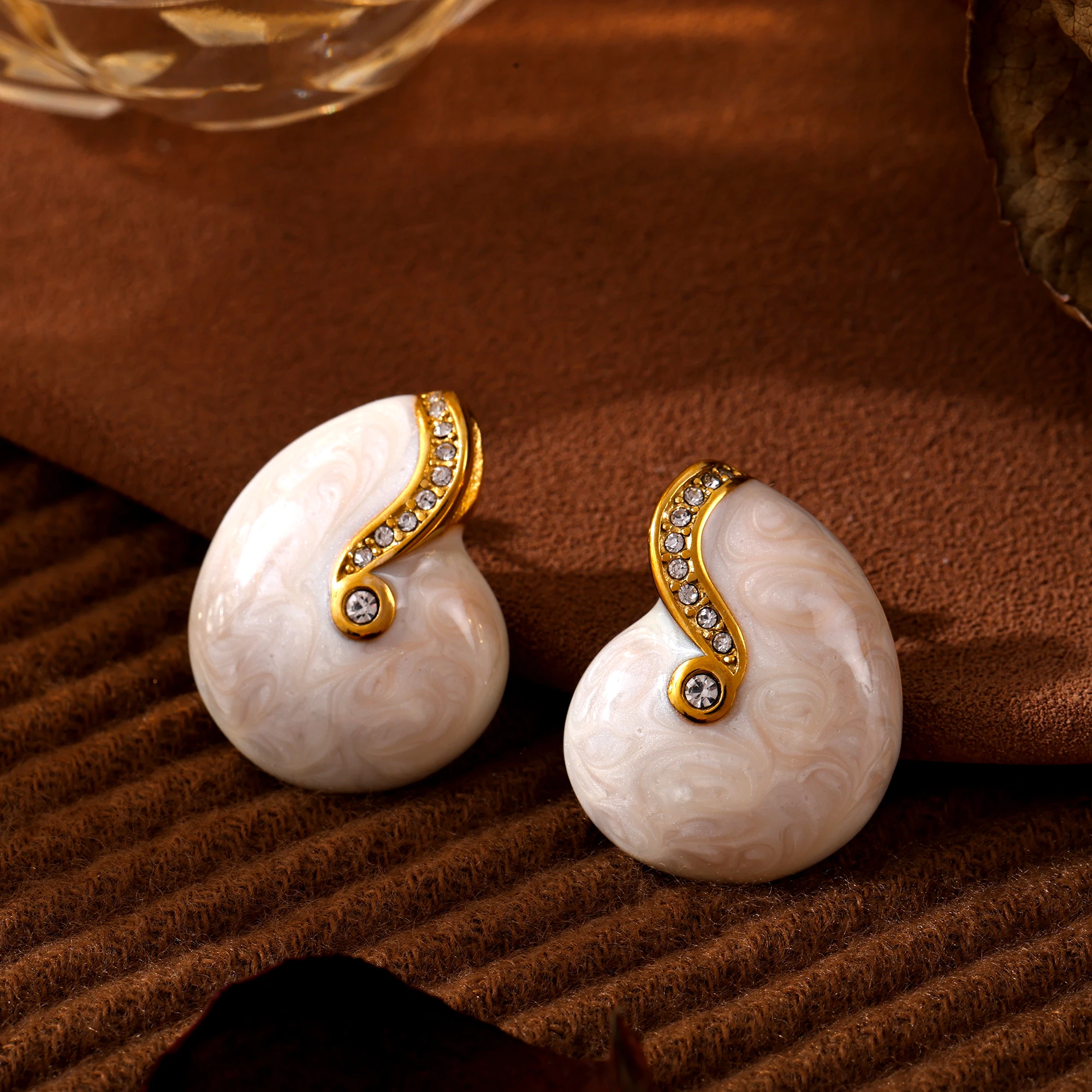 Three Colors Enamel Conch Shape Stainless Steel Stud Earrings For Women 18K Gold Plated Small Zircon Women\'s Earring Ear Studs