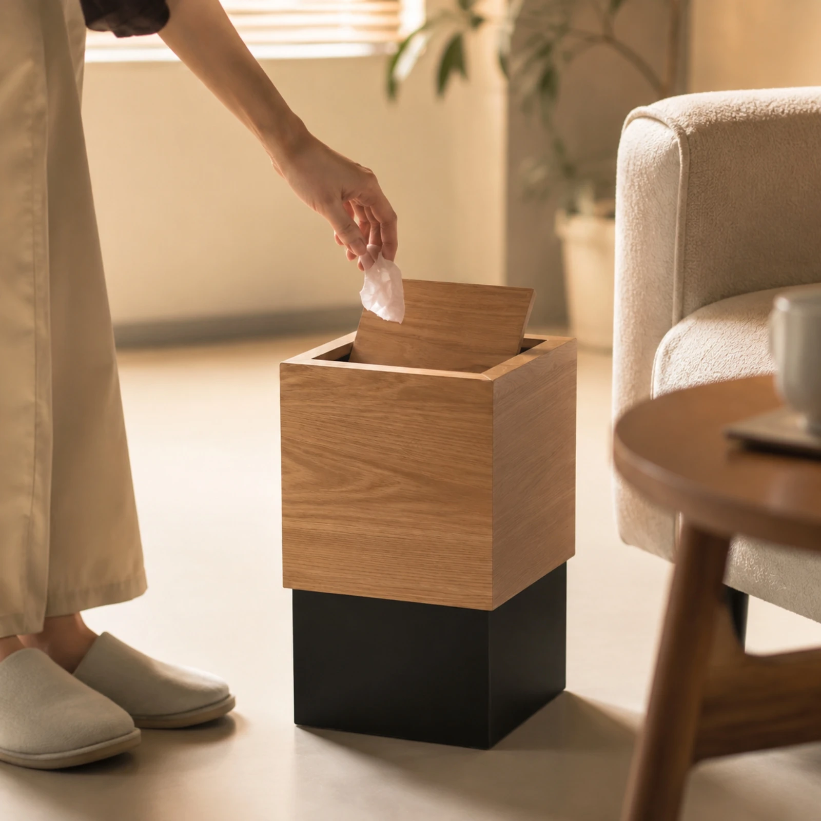 Square Wooden Wastebasket with Flip Lid Decorative Wood-Grain Waste Bin with Black Inner Section 10 Liter Square Trash Can