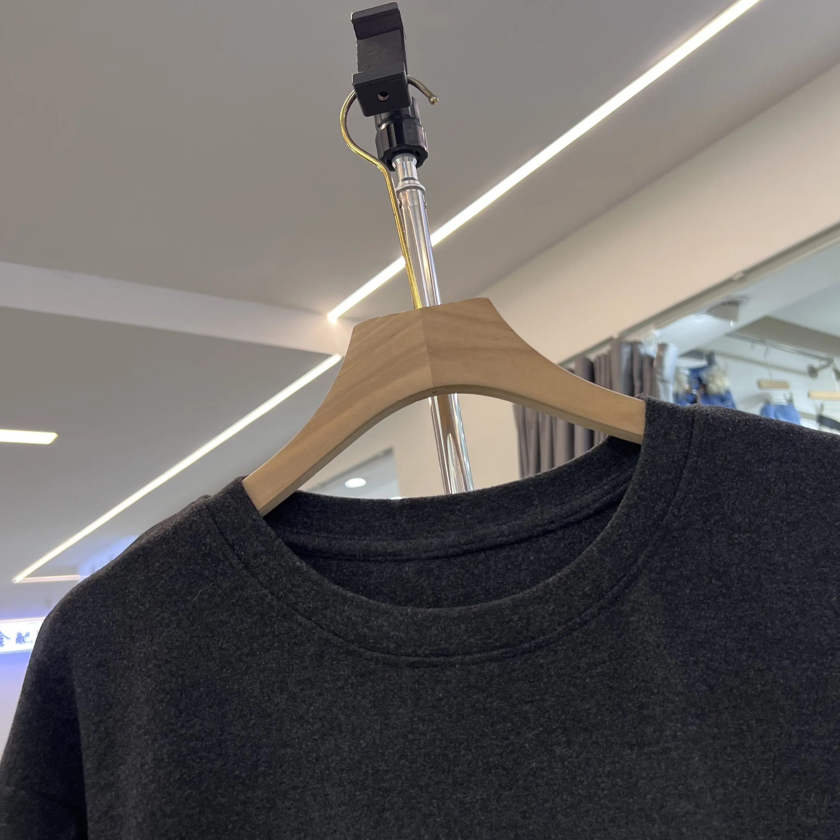 เสื้อยืดผู้หญิงทรงหลวมพิมพ์ลายสุนัขสำหรับวันฮาโลวีน ผ้าคอตตอนผสมโพลีเอสเตอร์ ความยาวปานกลาง สไตล์เกาหลี