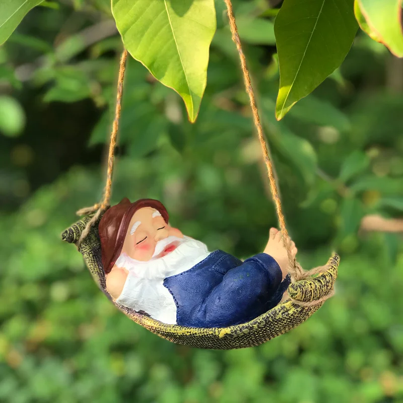 Creative Cute Swing Gnome Decor Statue, Resin Dwarfs, Hanging on Tree, Garden Decorative Pendant, Indoor and Outdoor Ornament