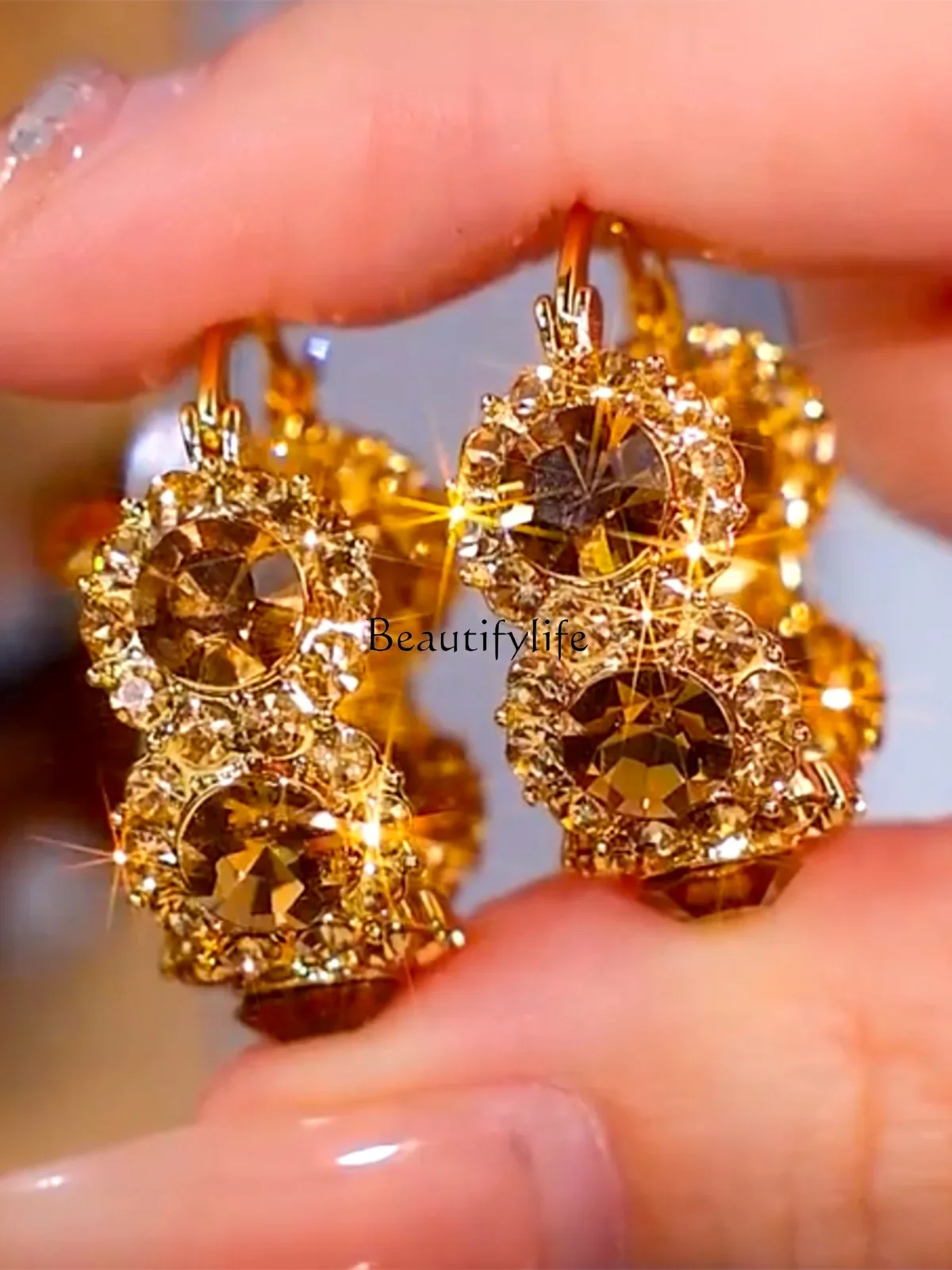 2024 new high-end coffee-colored zircon retro earrings full of diamonds, super flash Hong Kong style light luxury earrings