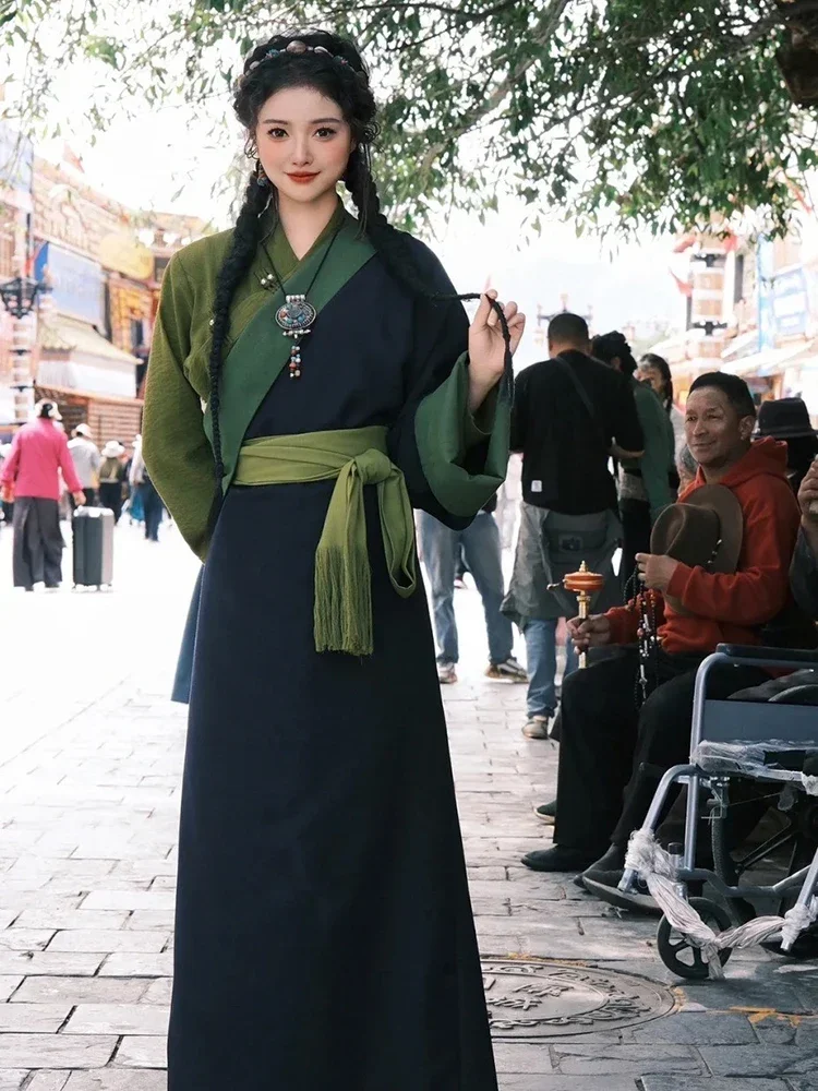 Neue tibetische Kleidung Damenfoto Tibet Lhasa Reise tibetische Roben