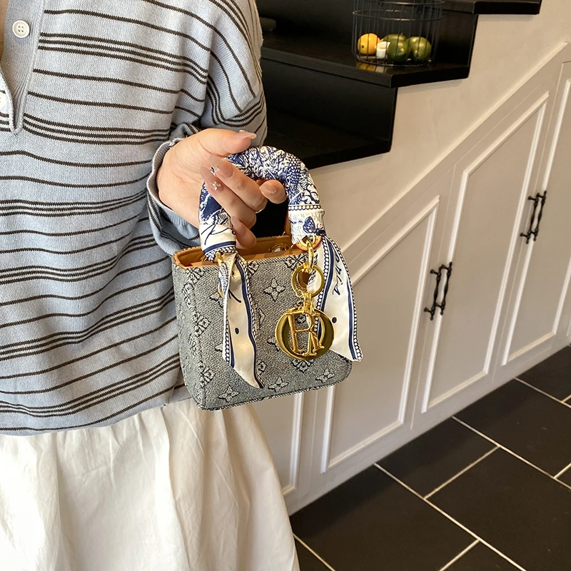 

Шикарная женская сумка через плечо Премиум-кожаная сумка через плечо Дизайнерская женская сумка-тоут Модный аксессуар