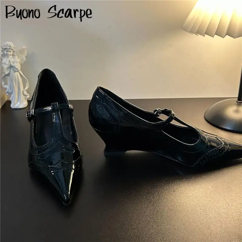 

Luxury Designer All Match Pointed Toe Sewing High Heels Wedges Women Pumps Solid Color Buckle Strap Ins Fashion Sexy Party Shoes