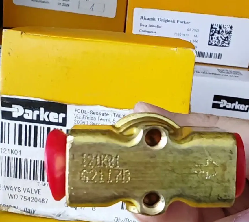 121K01 American Parker Pneumatic Valve, New Original Parker Pneumatic Components, Library