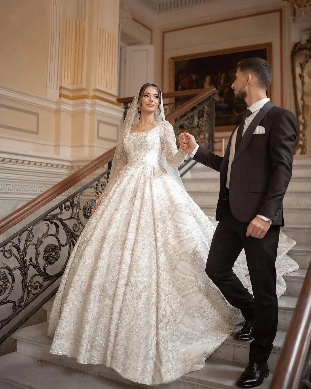 Customized 2026 New Luxury Beaded Wedding Dresses Sequins Square Neck Bridal Ball Gowns Pearls Long Sleeves Vestido de novia