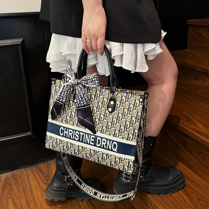 

2025 Premium Print Tote Bag for Women Trendy Luxury Shoulder Purse Fashionable Canvas Handbag with Artistic Design