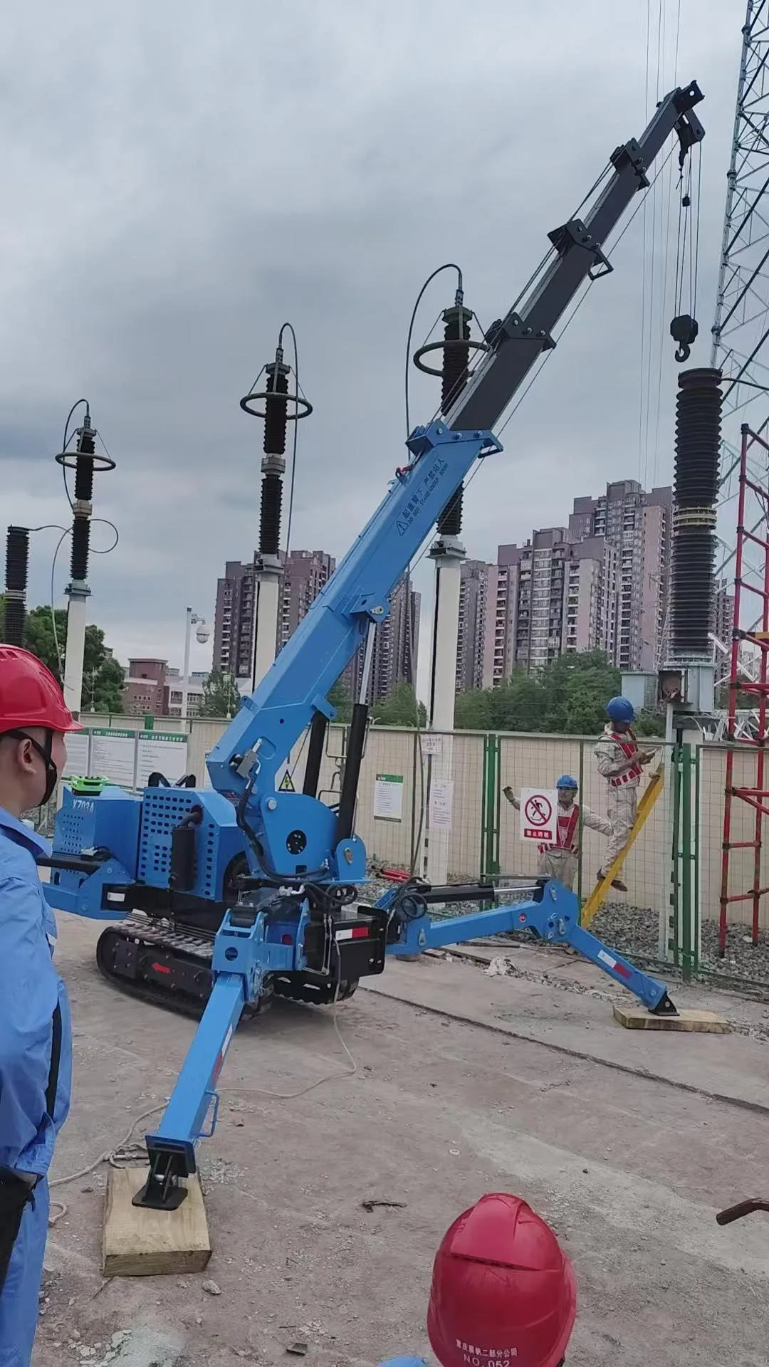 Small Crawler Spider Crane Fully Automatic Micro Track Jack Lifter Low Clearance Warehouse Renovation Power Winch
