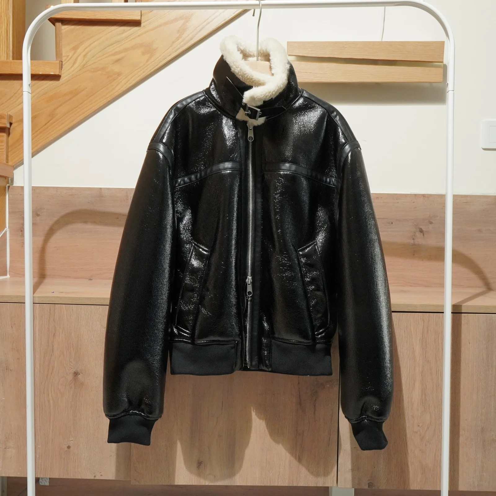 

European and American Fashion Men's Black Faux Fur Integrated Short Thick Jacket Coat