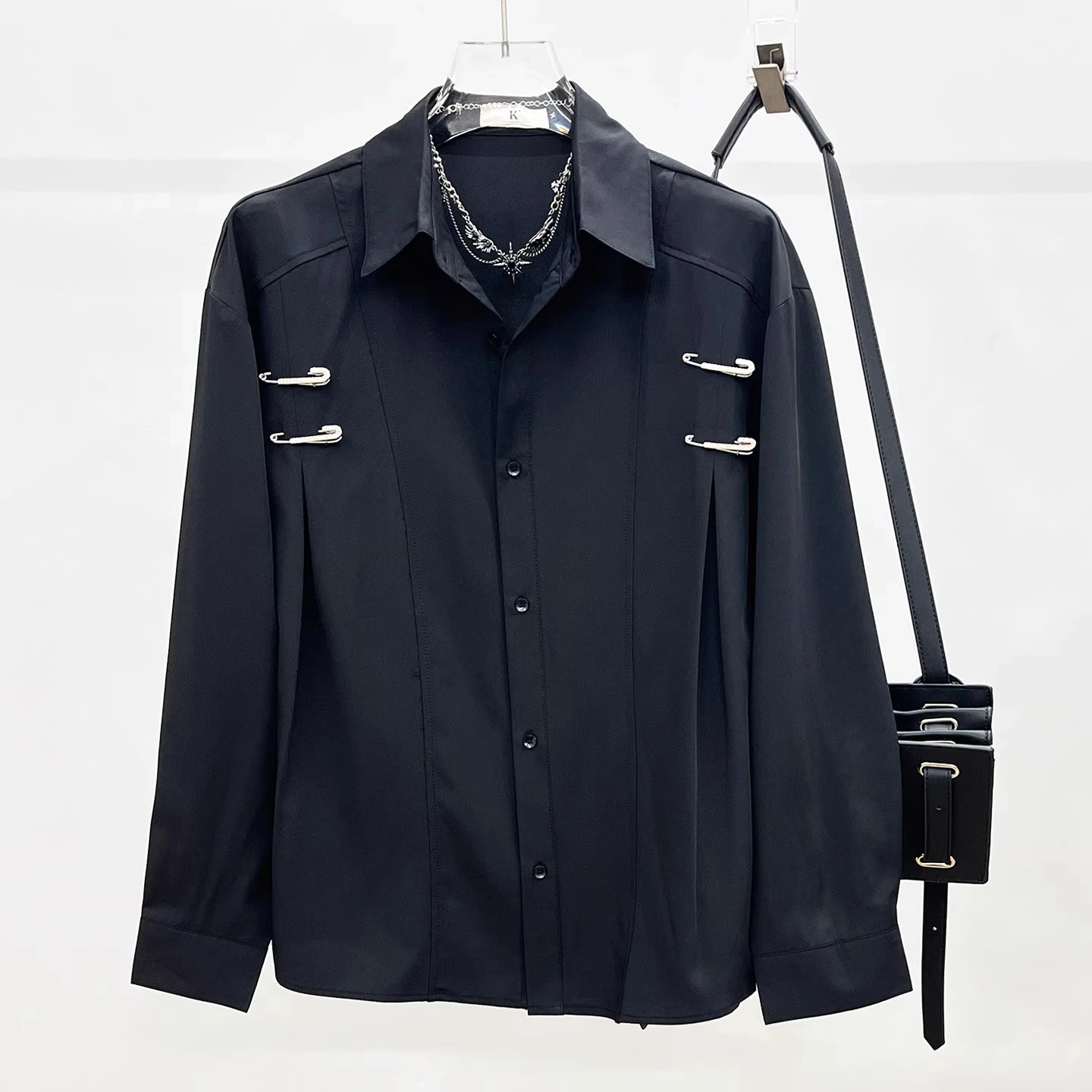 

2025 Metal Pin Decorative Shirt for Men Loose Fashion Versatile Long Sleeve Casual Shirts Personalized Trendy Social Party Shirt