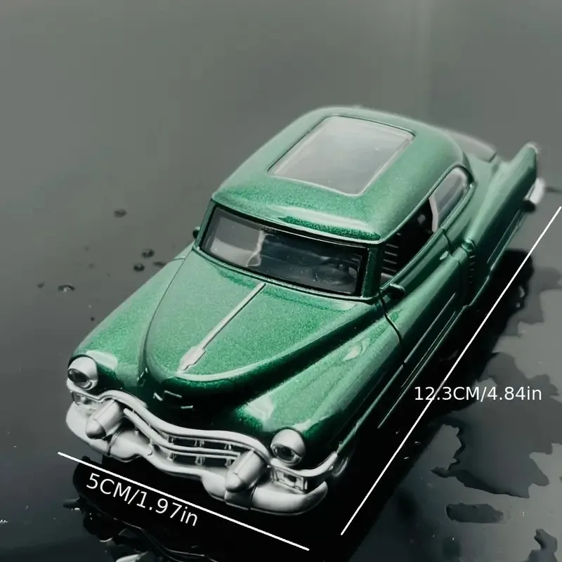 سيارة دقيقة من سبيكة سوداء - موديل سيارة أنيق مع باب مفتوح وسحب للخلف، بلاستيك/معدن متين، لا يتطلب بطارية