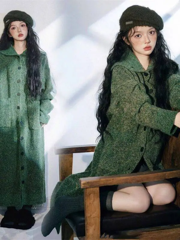 

Green Long Sweater Atmosphere Sense Photography Studio New Style Christmas Lazy Korean System Girl Photography Costume