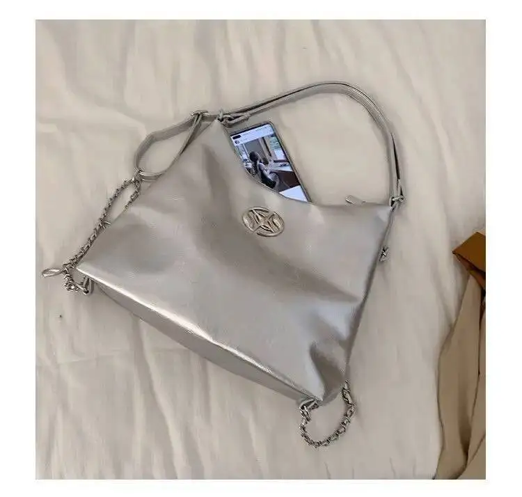 Bloom Sweet Cool Black Mochila Women Vintage Pu Leather Chain Chic Y2k Backpack Female Retro Casual Shoulder Bags Handbag New