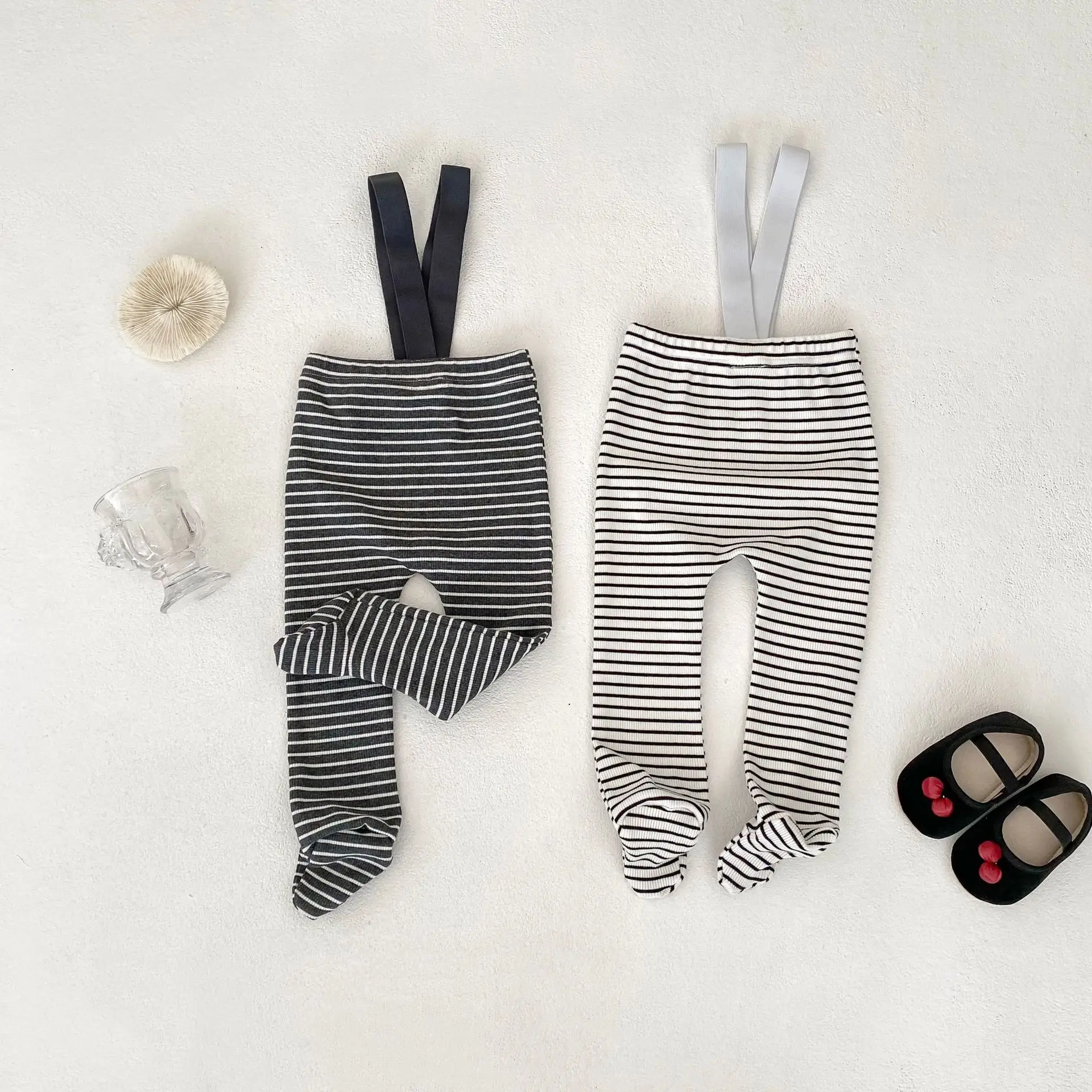

New autumn baby clothing for 0-3 years old, black and white striped baby jumpsuit, weightlifting pants