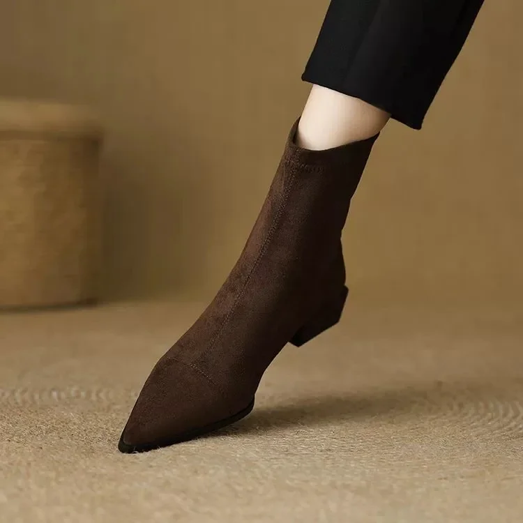 Plus-Size Damenstiefel 2026 Wintermode Spitz Zehentrenner Kurze Stiefel mit Reißverschlüssen am Rücken, Schlanke Nude-Stiefel mit Niedrigem Absatz – Detail 4