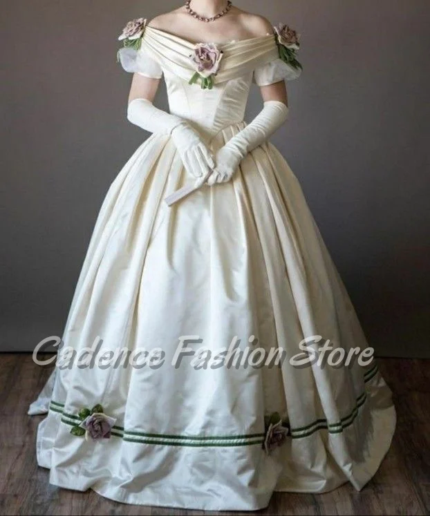 Customized Luxurious and Elegant Ivory White Medieval Wedding Dress with Snap Shoulder Pleated Three-dimensional Applique A-line