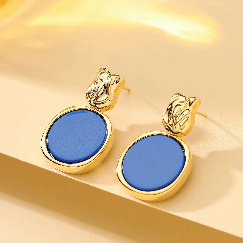 

Fashionable and exquisite simple geometric leopard spot plate earrings fashionable personalized design commuting earrings