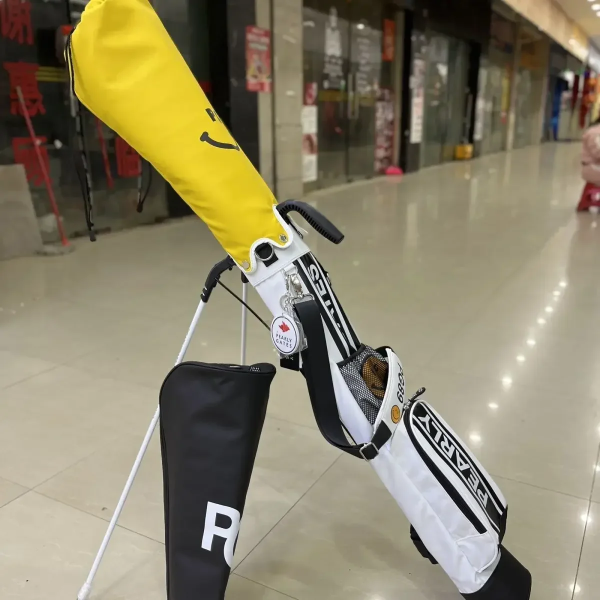 

Performance Golf Stand Bag, Ultra-Light Waterproof Design, Unisex Comfort Strap & Stand for Easy Golf Club Transport