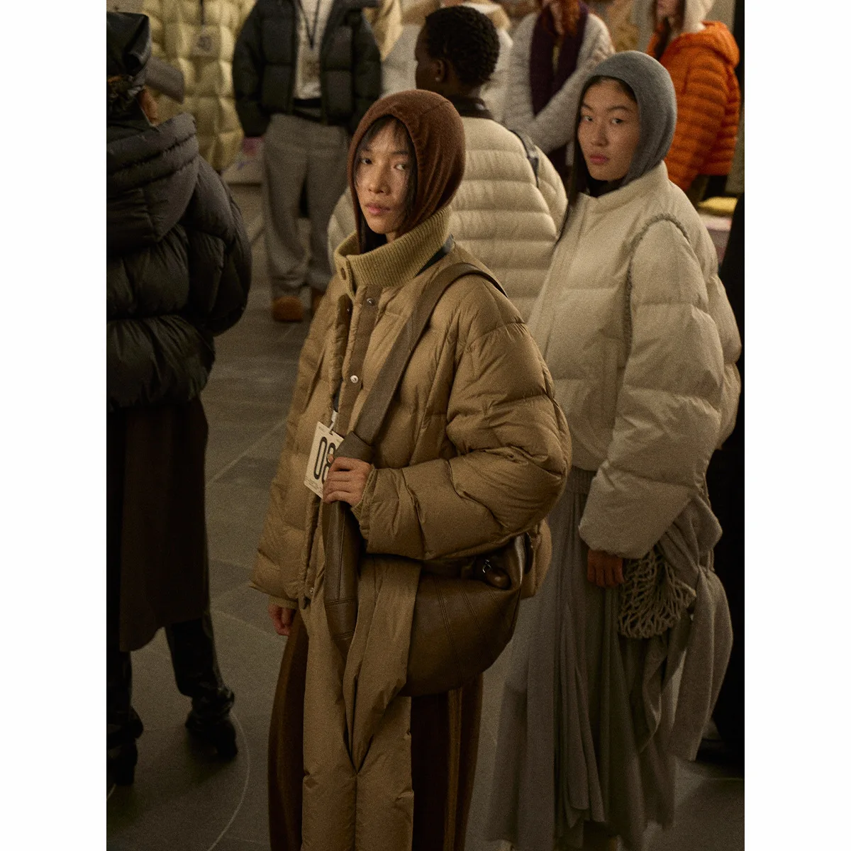 UMI MAO معطف نسائي يشبه السحابة خفيف الوزن دافئ كلاسيكي للتنقل سلس متقلب فائق النعومة سترة نسائية Y2K #5