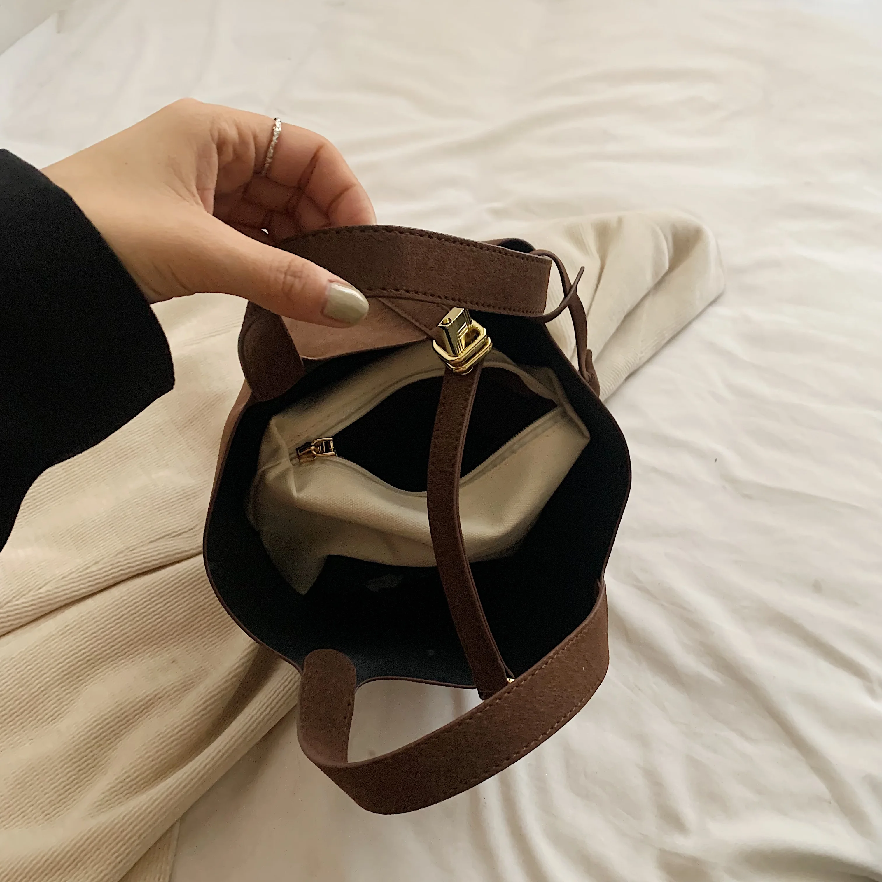 Frosted leather bucket bag retro strap casual fashion small lock accessories hand-held oblique span baozi mother bag