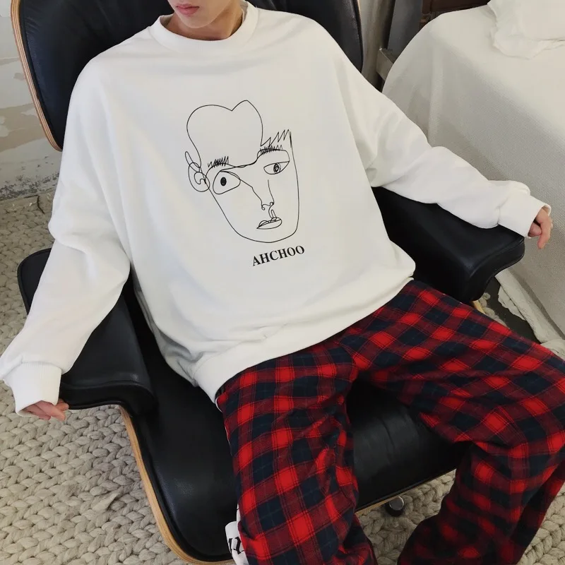 

Свободный крой, оверсайз худи с круглым вырезом и принтом, унисекс, в корейском стиле, повседневный, молодежный, модный, из смесового хлопка и полиэстера