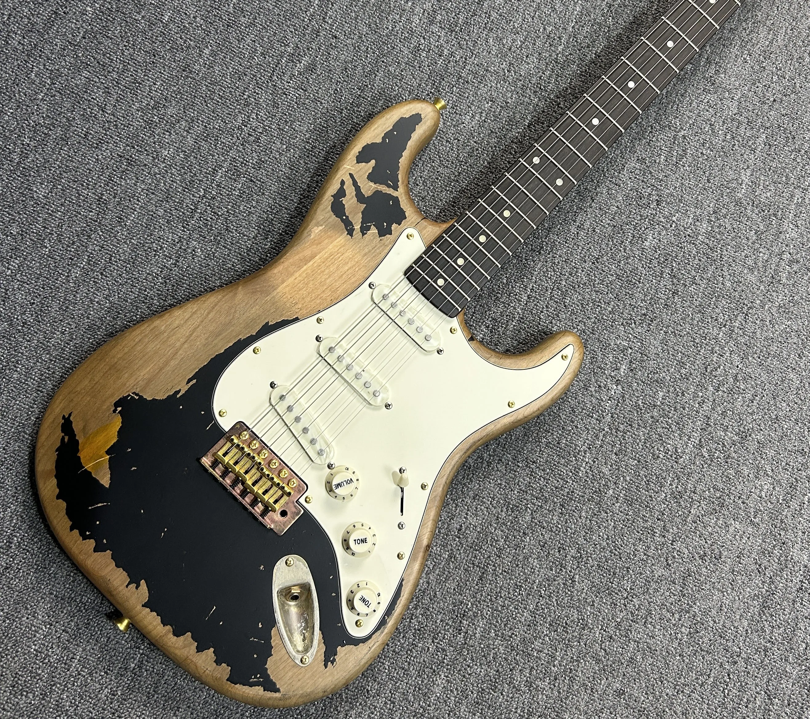 Professional Good Timbre High Quality Brown White Retro Rosewood Fingerboard Alder Wood Body Guitar