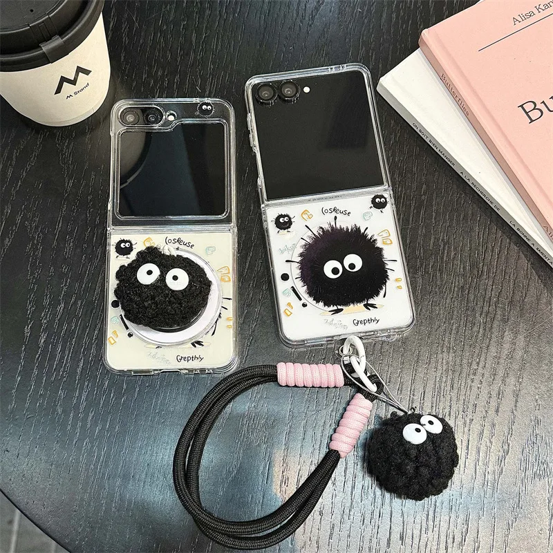

Cartoon Coal Ball Plush Pendant Magsafe for Samsung Galaxy Z Flip 7 6 5 Protective Back Cover for ZFlip5 ZFlip6 ZFlip7 Shell