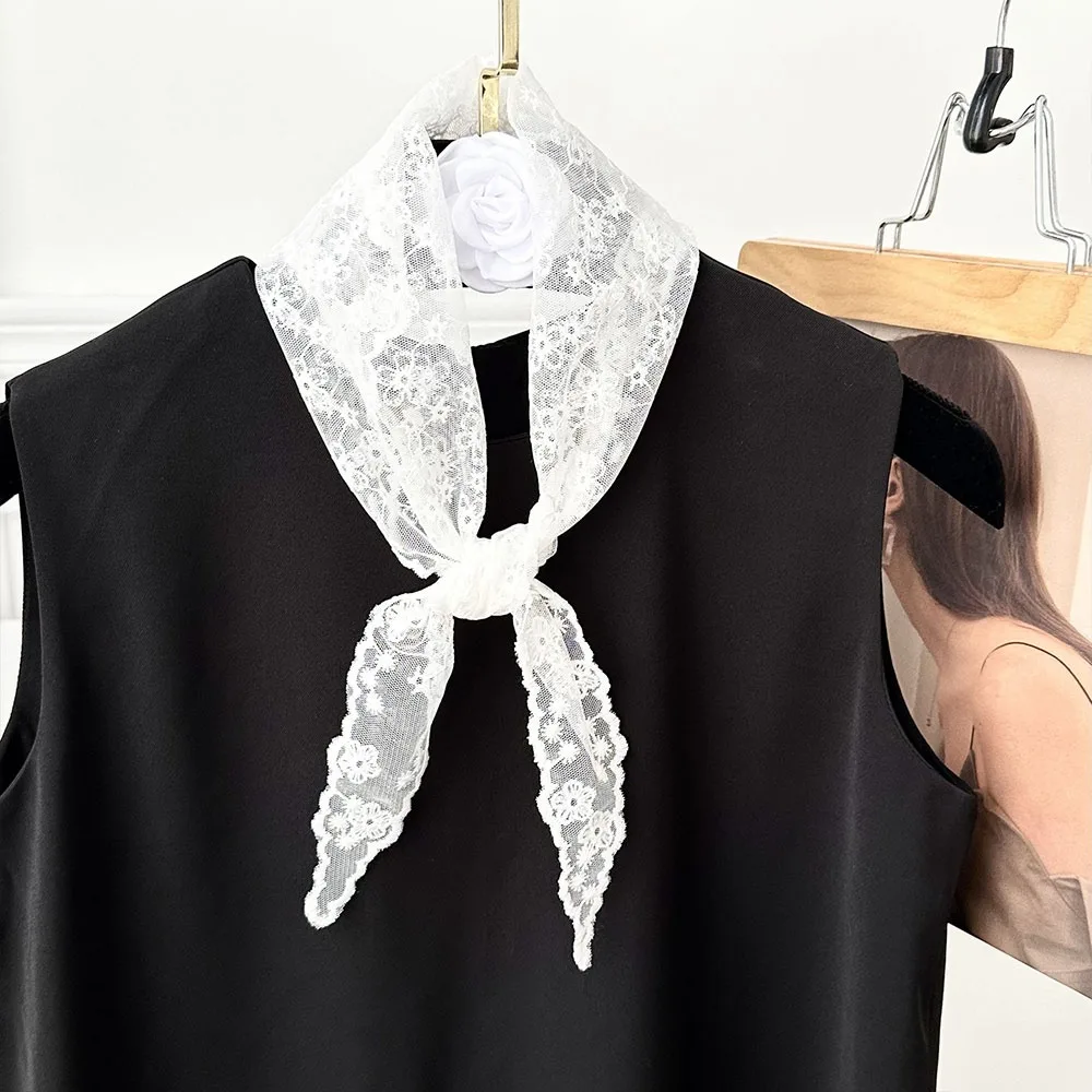 

Embroidered Lace Triangle Headscarf Hollow-out Pastoral Style Hair Scarf Wraps White Woven Floral Butt Curtain Skirt