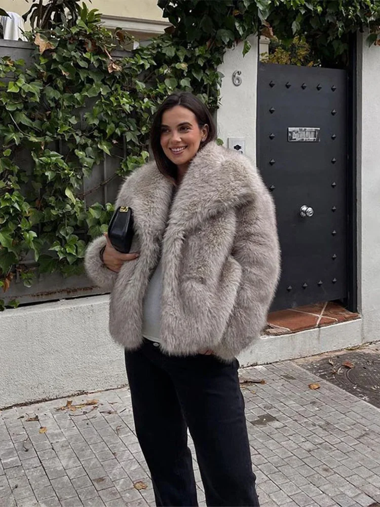 Moda Faux Fur Solid Lapel Ciepłe kurtki dla kobiet Szykowny płaszcz oversize z długim rękawem 2024 Nowy jesienno-zimowy damski gruby płaszcz