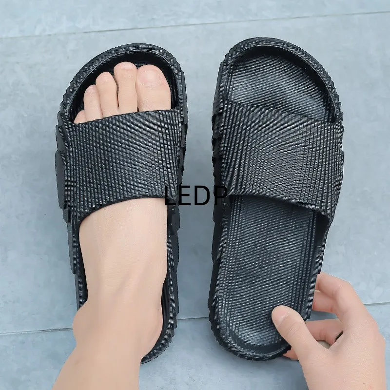 Slippers for Men Fashion Couple Non-slip Shoes Platform Outdoor Casual Beach Flats Bathroom Men Jelly Slippers New In Summer