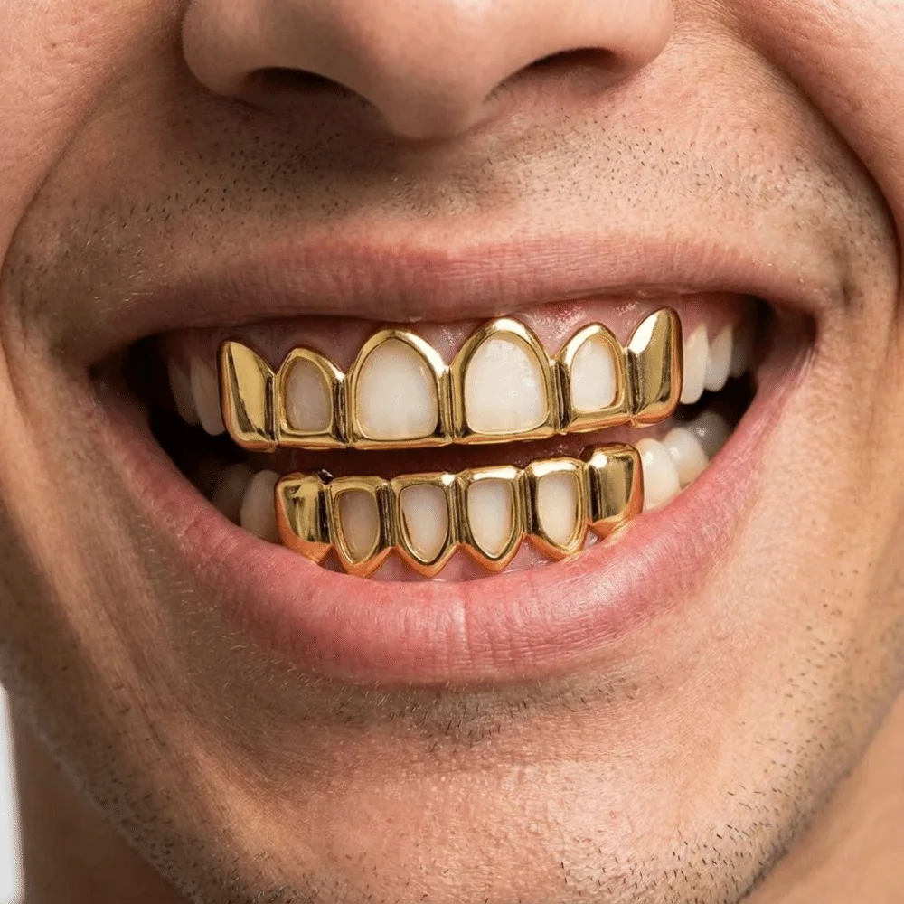 2Pcs/Set Hip Hop Dental Grills Glossy Classic Charm Teeth Grillz Simple Fashionable Hollowed-Out Teeth Caps Party Cosplay