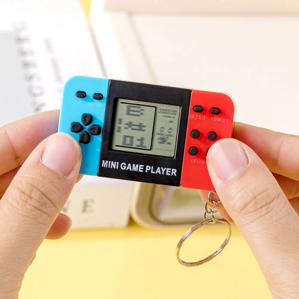 1 Stück Klassische Tetri Handheld-Spielkonsole Schlüsselanhänger Retro Tragbares Nostalgisches Puzzle-Spielzeug für Männer und Frauen Mini-Schlüsselanhänger Anhänger-Spielzeug – Detail 4