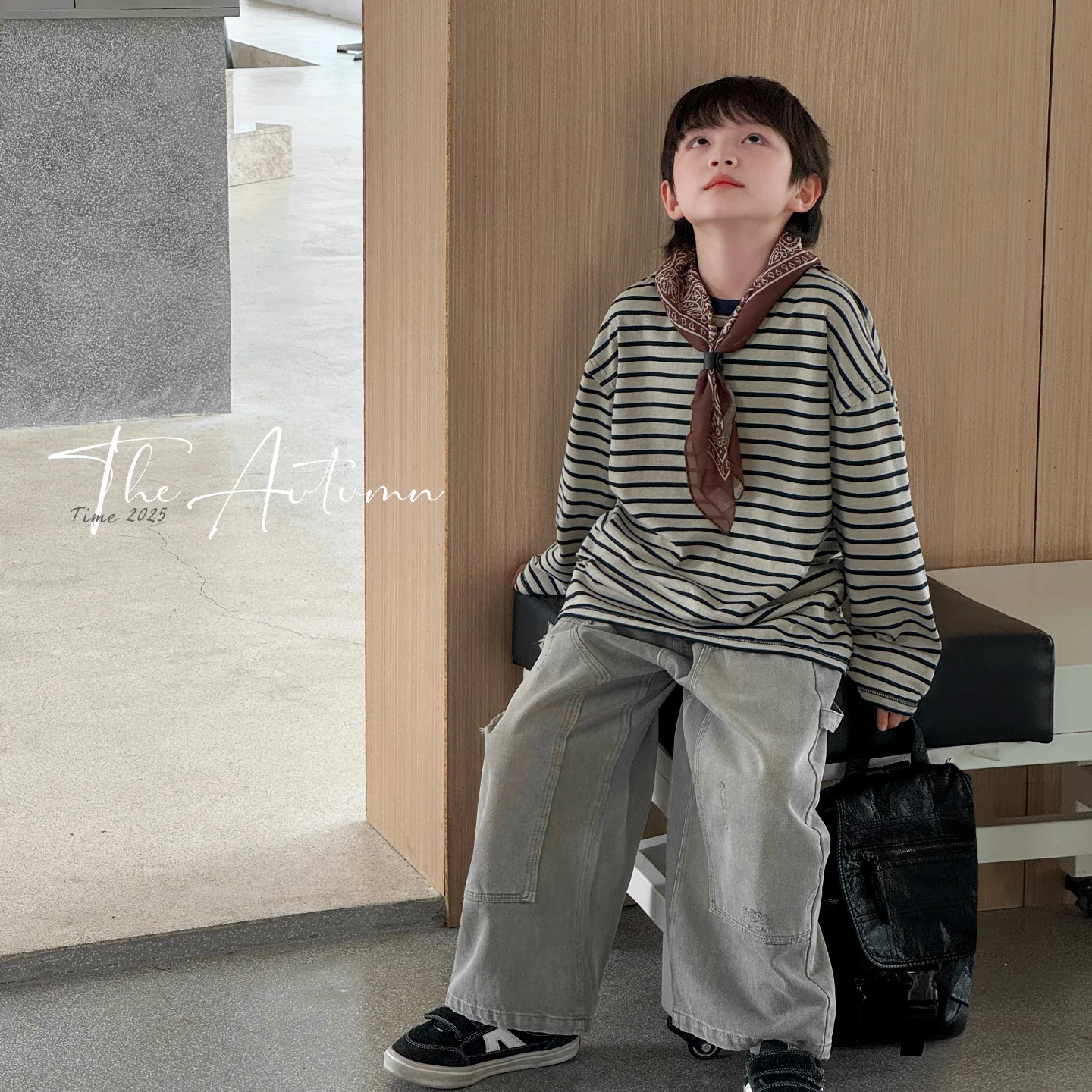 

2025 Boys' Autumn New Striped Big Children's Top Versatile Letter Labeling Piercing Children's Hoodie