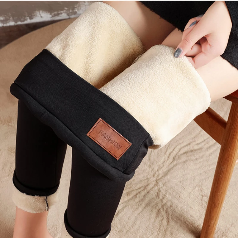 Leggings spessi grigi da donna a vita alta caldi per tenere pantaloni in cotone con nuvole di agnello Leggings in velluto invernale addensato abbigliamento esterno da donna