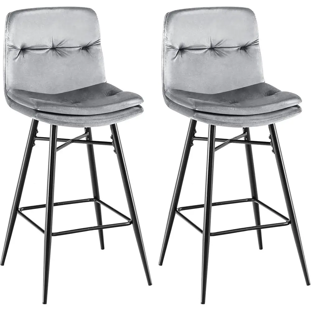 

2 серых барных стула из велюра с обитой обивкой спинки, металлическими подставками для ног и ножками, высокие стулья с обивкой для кухонной стойки или домашнего бара