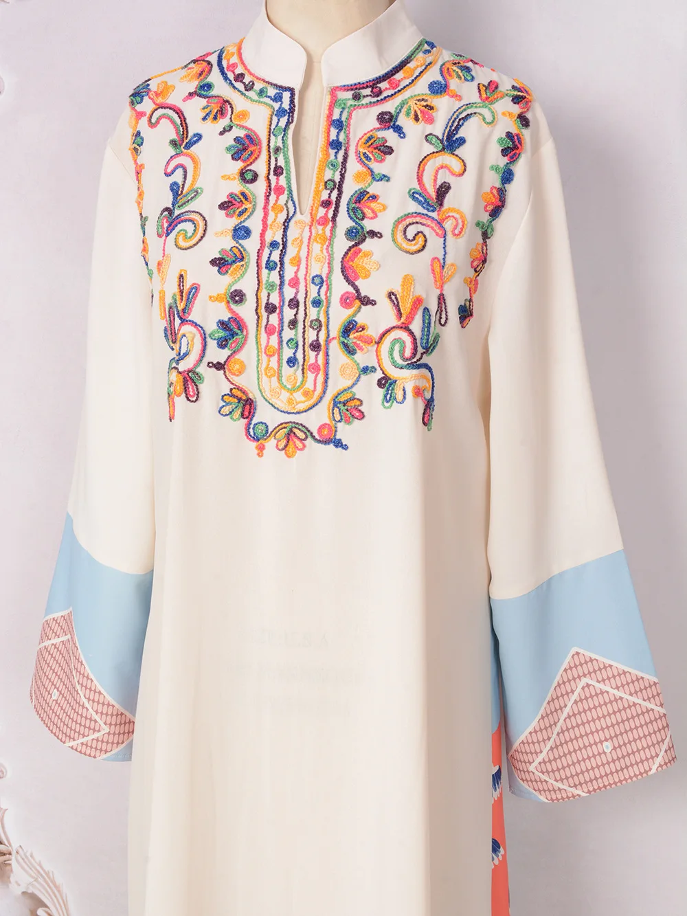 Multicolours Embroidery Women Jalabiya, Printed Kaftan, Stand Collar with V-cut Front, Dubai Islamic Clothing, Moroccan, Ramadan