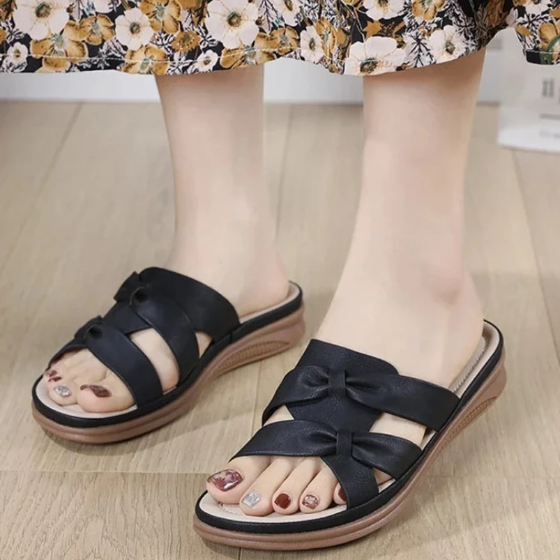 

Новинка 2023 года, женские летние тапочки, легкие повседневные туфли для девочек с открытым носком, уличные шлепанцы на танкетке и платформе, пляжные