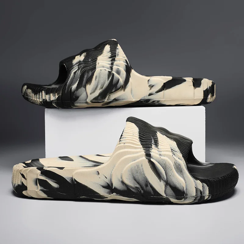 

2026 New Summer Water Shoes Camouflage Men Slippers Platform House Clogs Casual Breathable Beach Outdoor Slippers