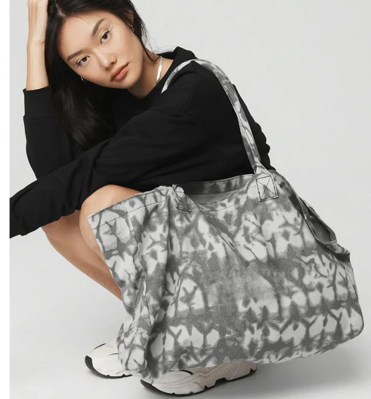 Bolso de mano deportivo de camuflaje para mujer, bolsa de tela de gran capacidad para compras diarias, impermeable, multifuncional