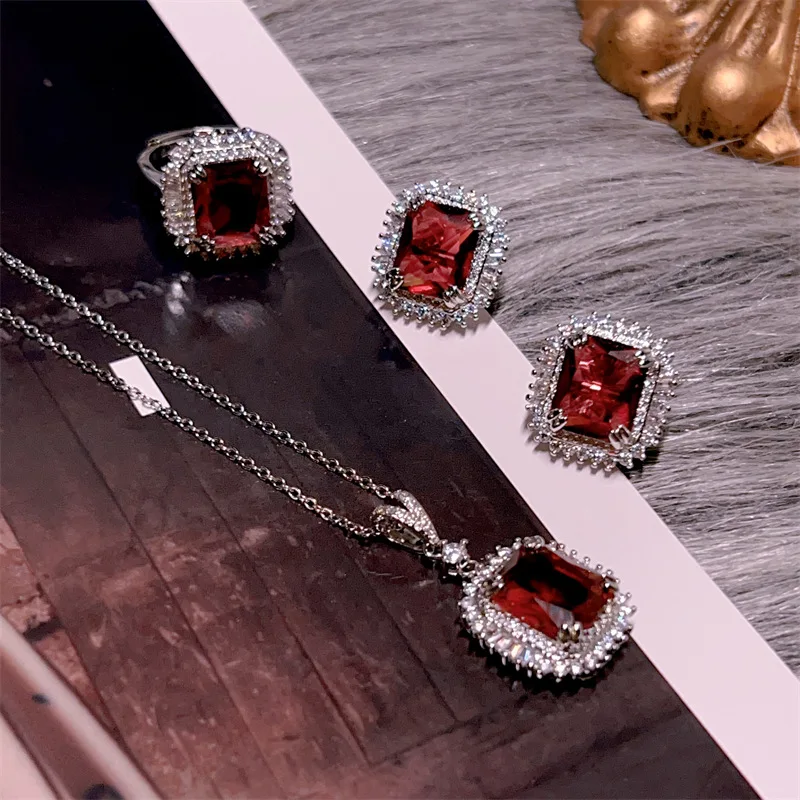 Vintage Classic Ruby Square Three Piece earrings for women Necklace ring Light luxury Charms Banquet red Jewelry sets Gift