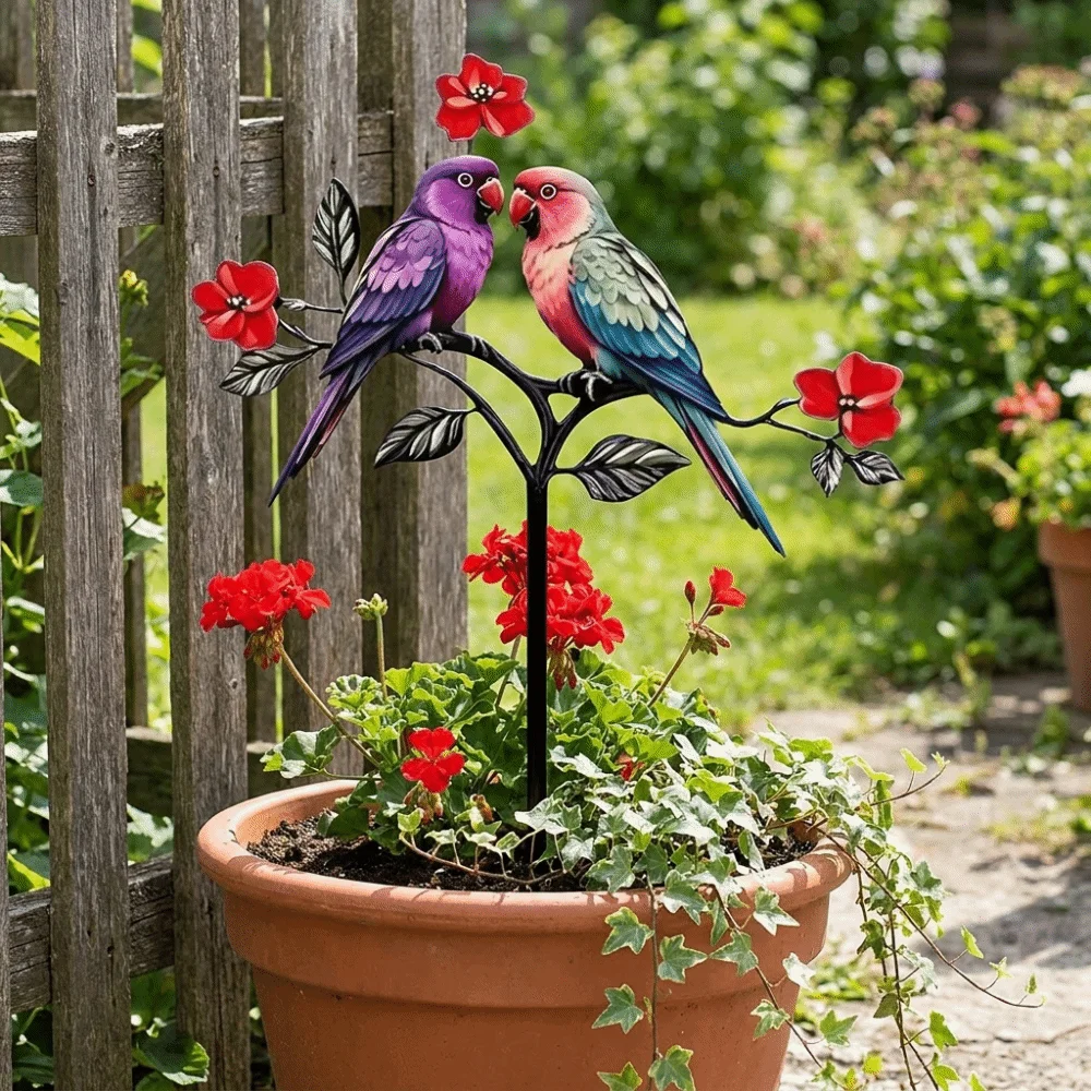 Decorative 2D Flat Red Bird Garden Stake Handmade Iron Metal Garden Stake Animals Pattern Funny Outdoor Yard Art Lawn Ornament