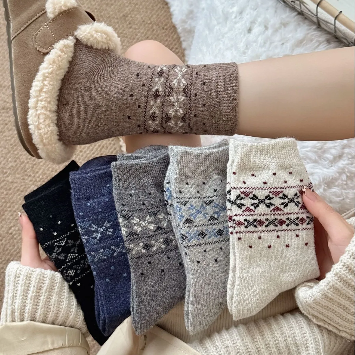 

Wool Socks Women Autumn and Winter Thicken Warm Medium Tube Socks Ethnic Style Retro Polka Dot Thermal Long Socks Christmas Gift