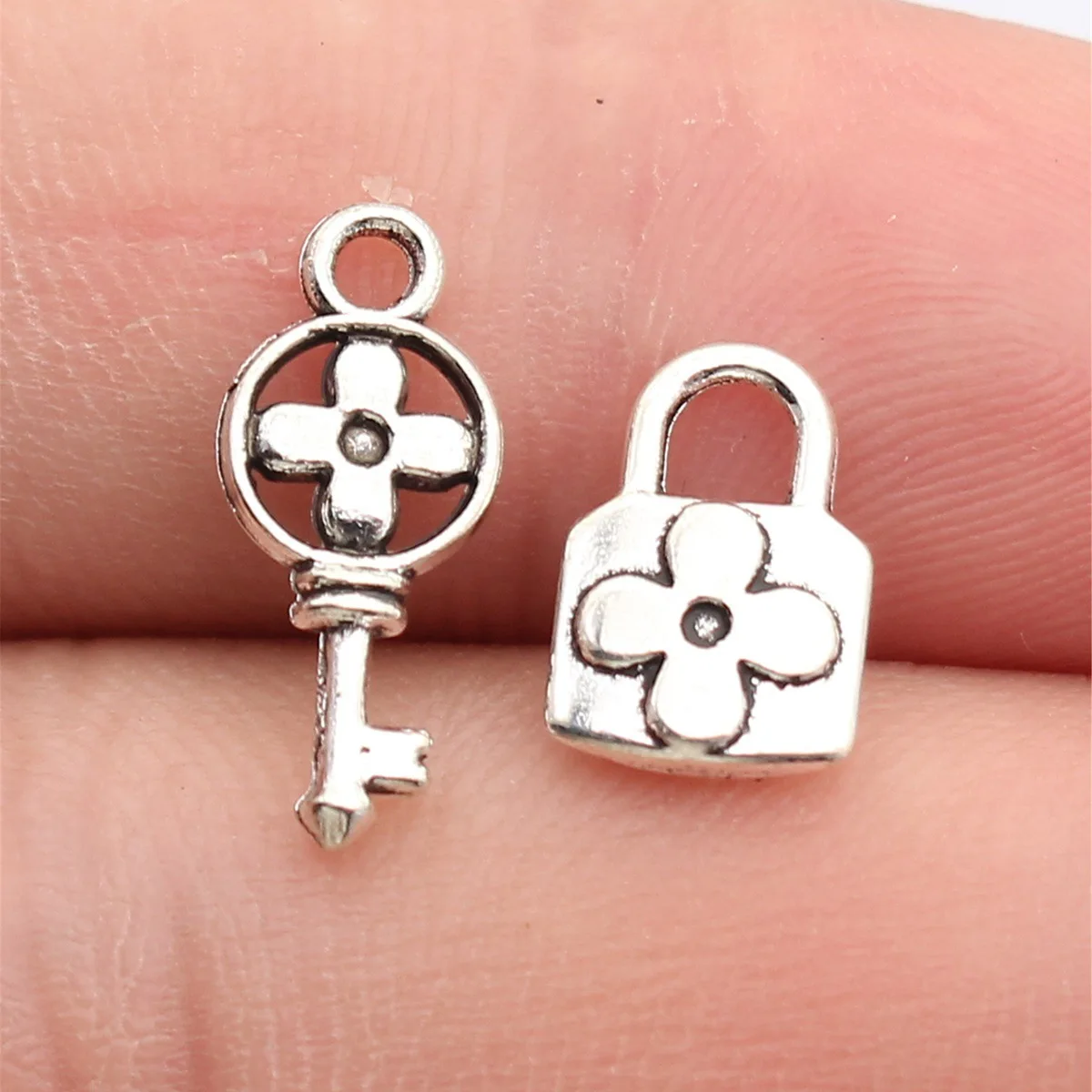 Bulk Key And Lock Matching Pair Charms Pendant Couple Jewelry Set Charms Pendant For Handmade Craft Women Jewelry Gift Making