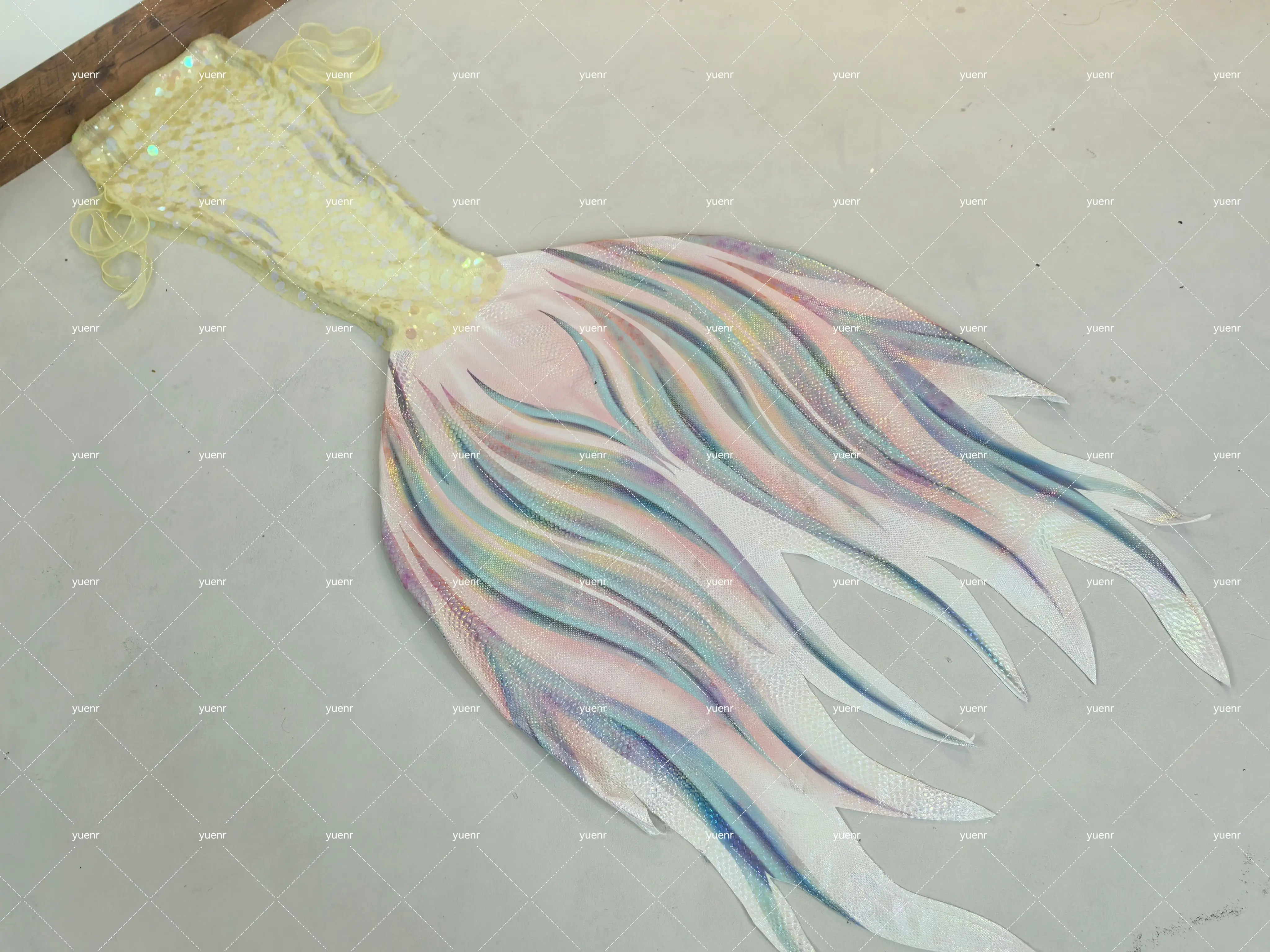 

Original Sequins Foil Stamping Mermaid Tail Swimsuit Dream Shiny Costume Aquarium Diving Show Mermaid Cosplay Costume Production