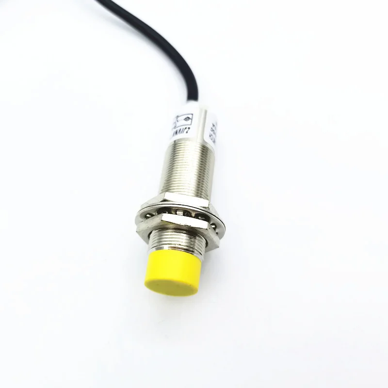 high quality cylinder non-flush type M18 proximity inductive sensor switch  PNP NO DC 3 wire, distance 8mm detect metal