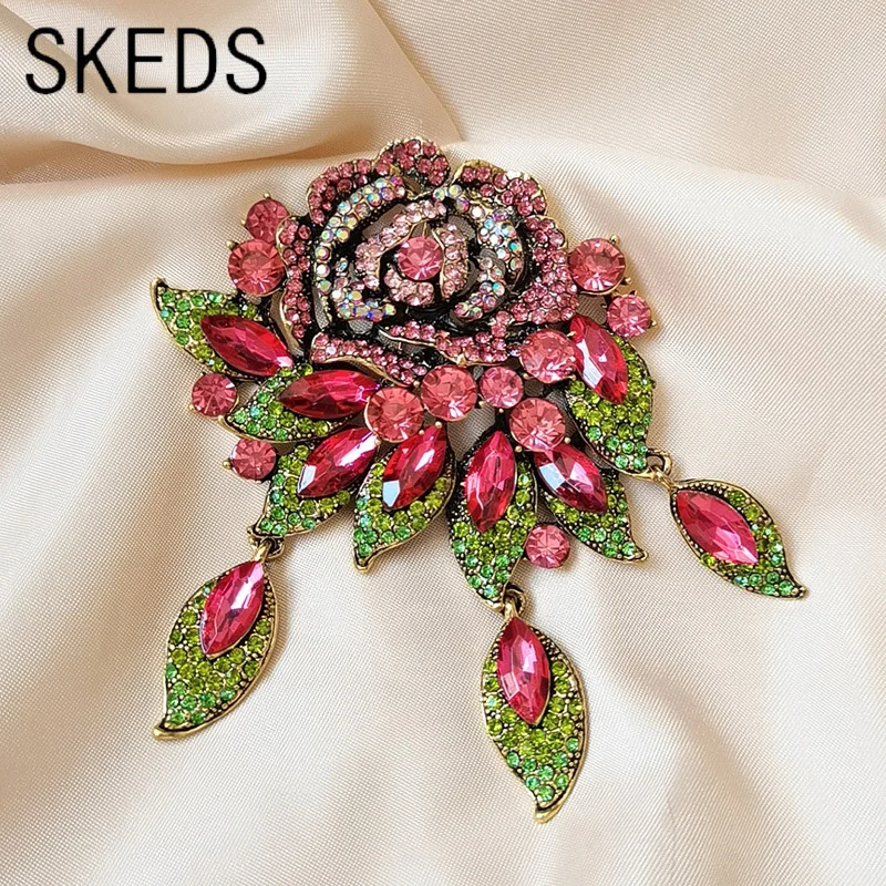 

SKEDS 2023 Creative Full Rhinestone Flower Large Luxury Brooches For Women Lady Fashion Exaggerated Banquet Dress Buckle Pins