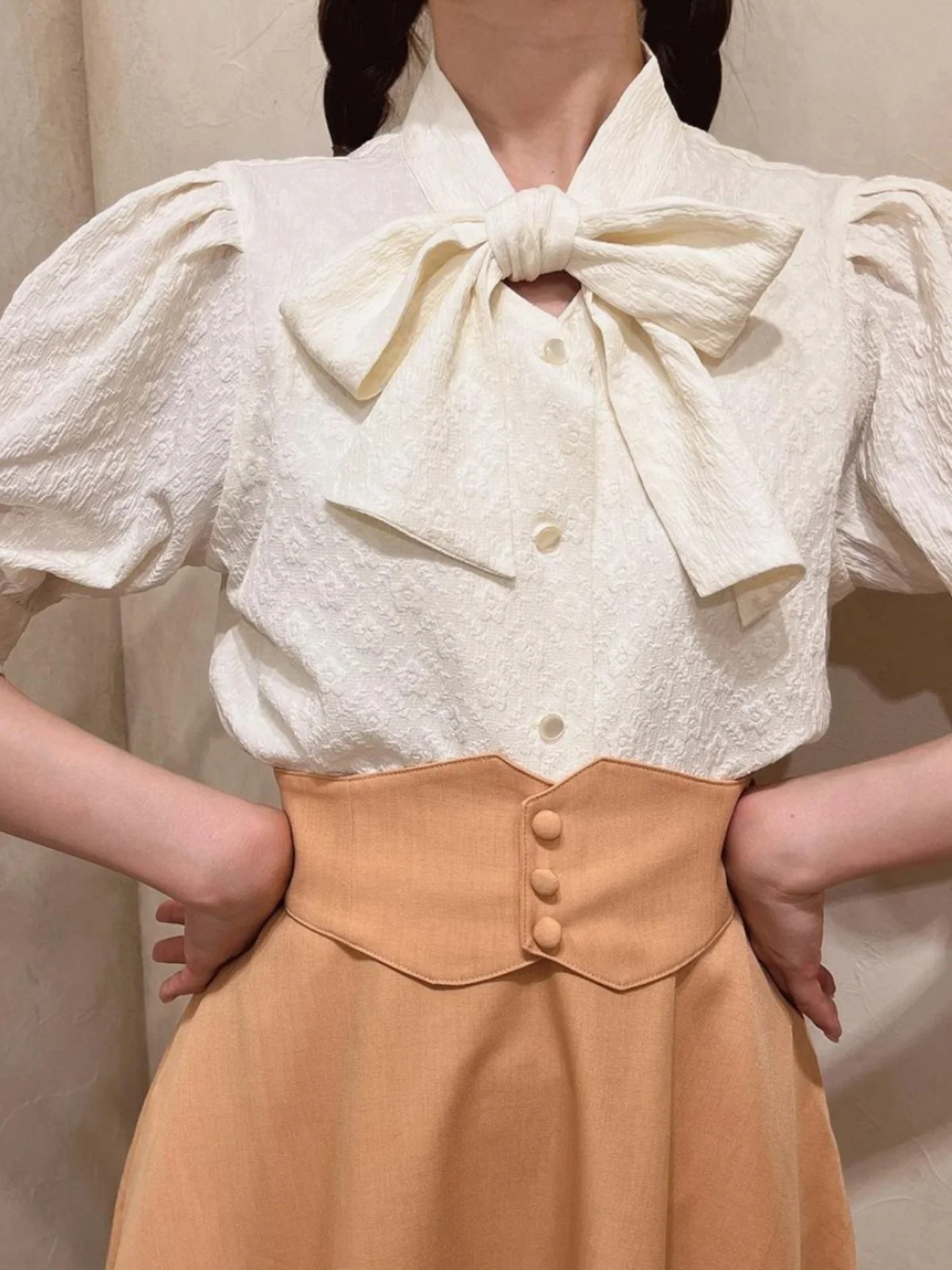 

Retro Sweet Embossed Rose Flower Bowknot Short Sleeve Shirt Four Colors Available Pure Color Japanese Style Women's...