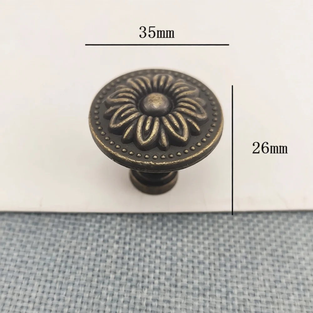 Vintage Zinc Alloy Round Drawer Knobs European Style Cabinet Pull Handles Decorative Furniture Decoration Single Hole Pulls