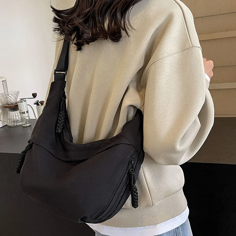 

New Men Women Single-shoulder Crossbody Dumpling Bag Large Capacity Versatile Design Handbags Underarm Bag Four Seasons Bolsas
