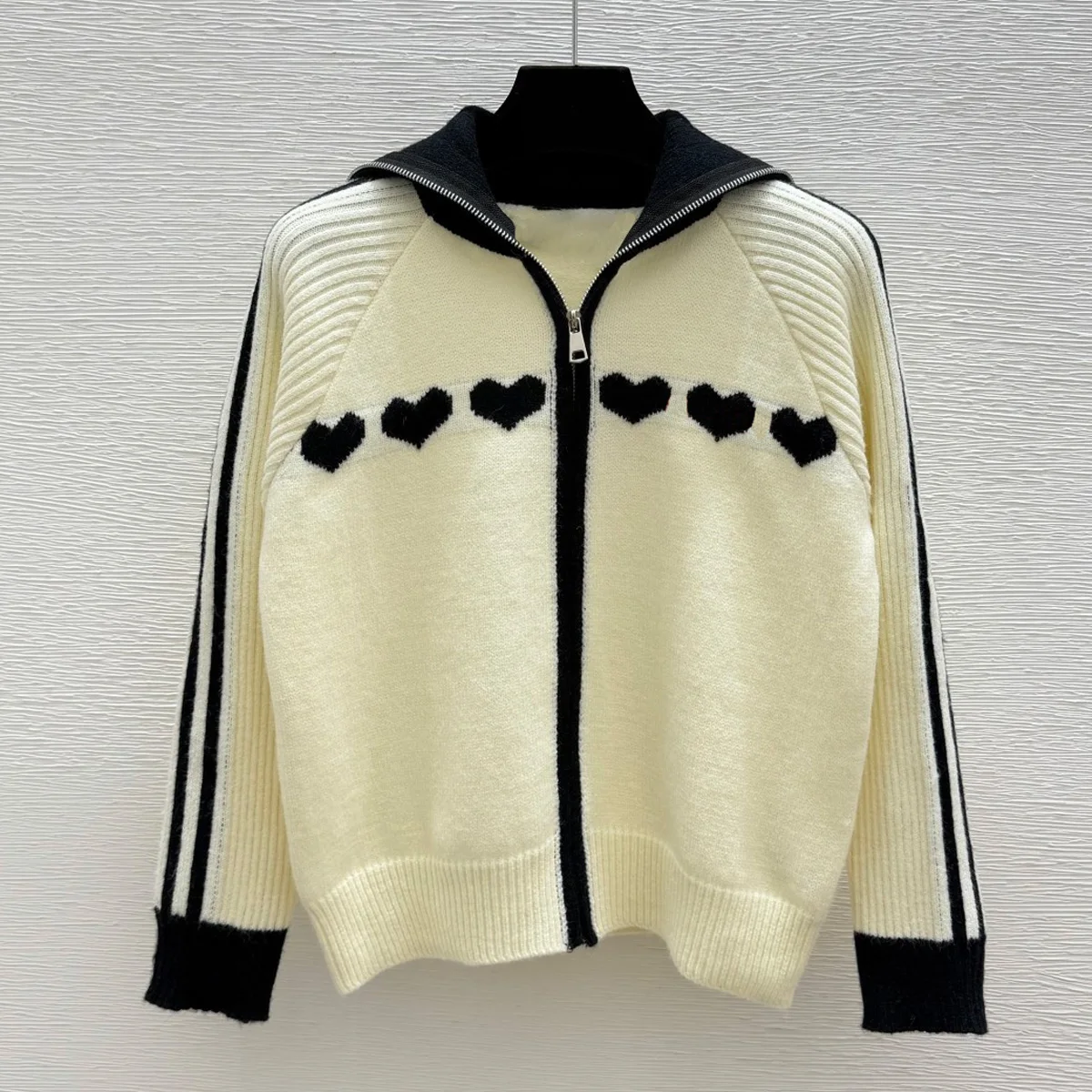 High Quality Women Heart Jacquard Zip Collar Knit Cardigan, Color Block Striped Raglan Long Sleeve Sweater Jacket lyt261010353